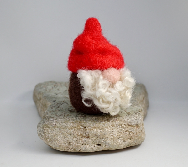 BEGINNER NEEDLE FELTING - GNOME