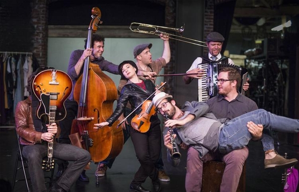 MOSTLY KOSHER: Klezmer Band  