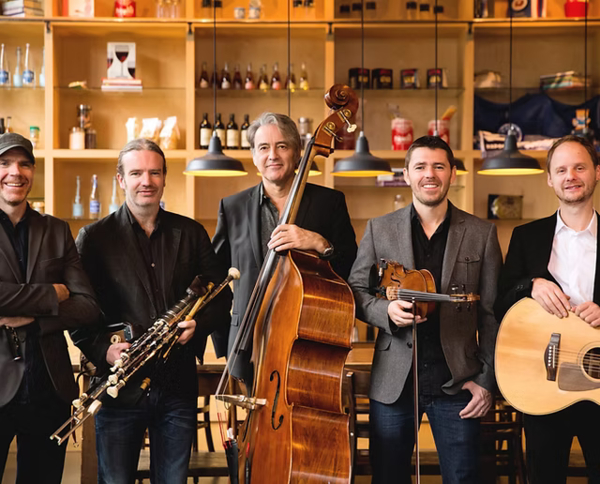 Lúnasa: Irish Christmas Celebration