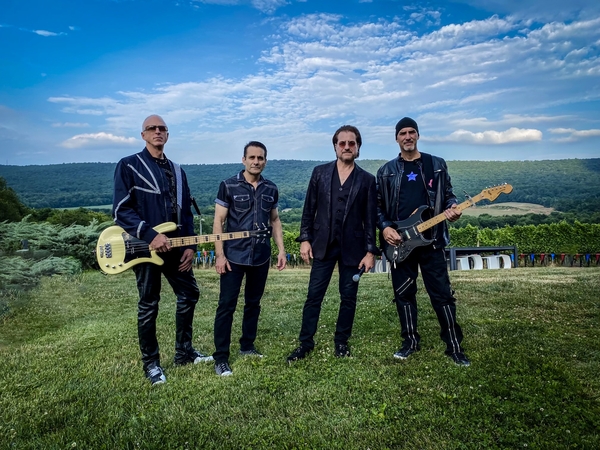 UNFORGETTABLE FIRE – U2 Tribute